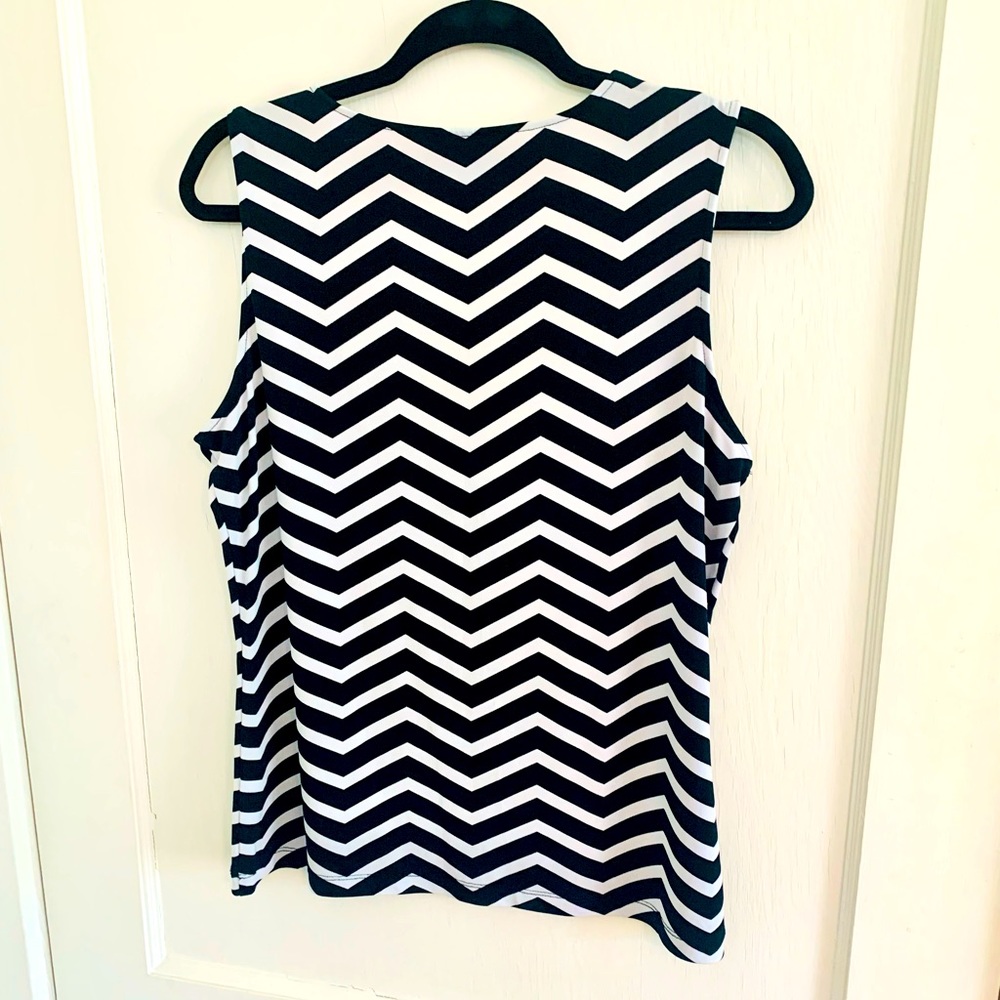 Calvin Klein Chevron Print Top - Picture 4 of 4